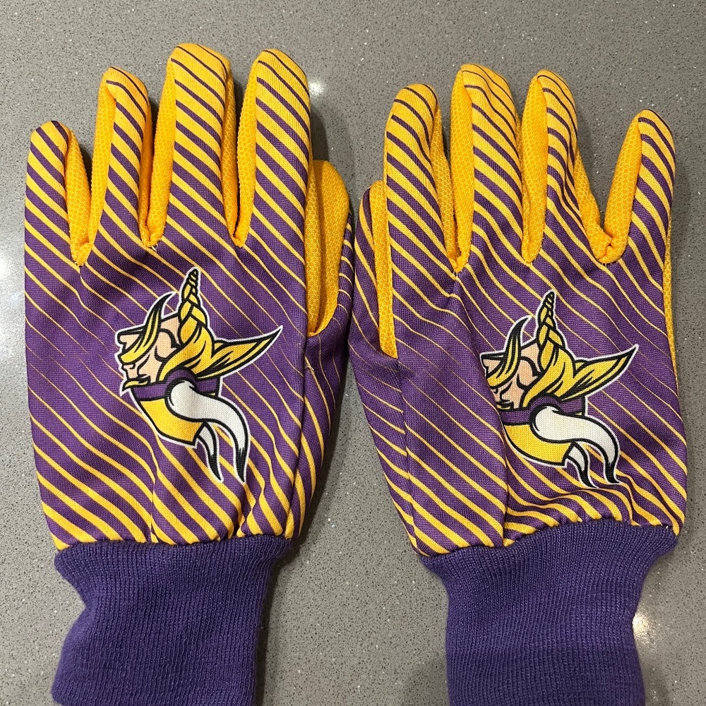 Minnesota Vikings- Utility/BBQ Gloves- Size Large